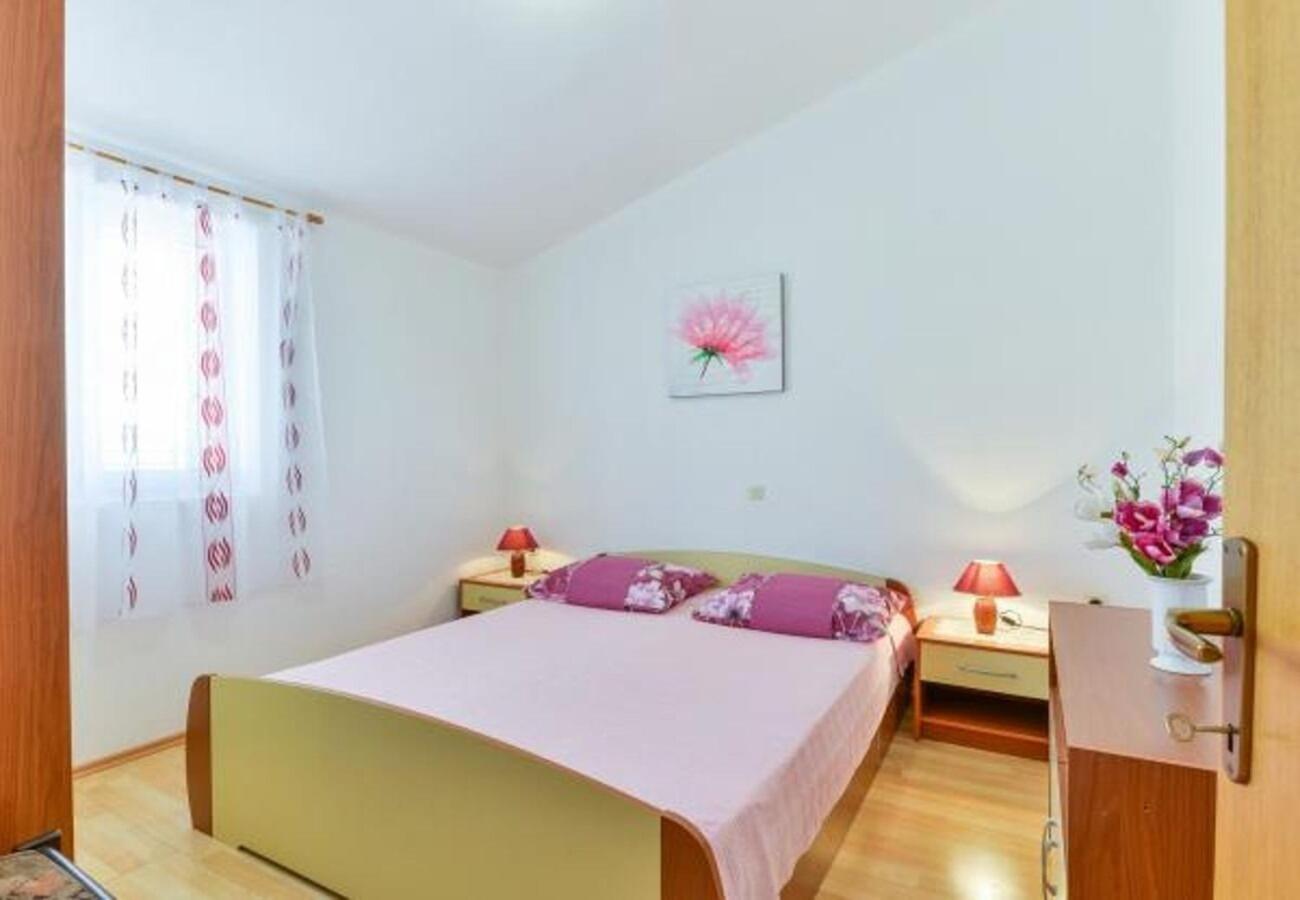Apartment Kosta Kustići Exteriér fotografie