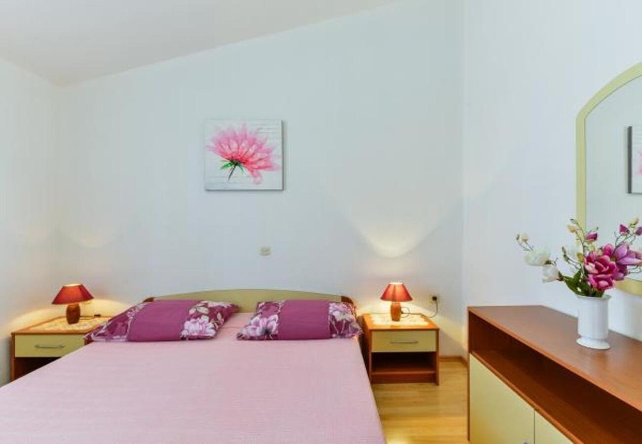 Apartment Kosta Kustići Exteriér fotografie