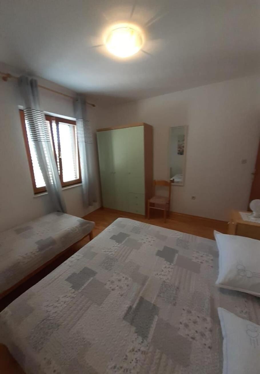 Apartment Kosta Kustići Exteriér fotografie