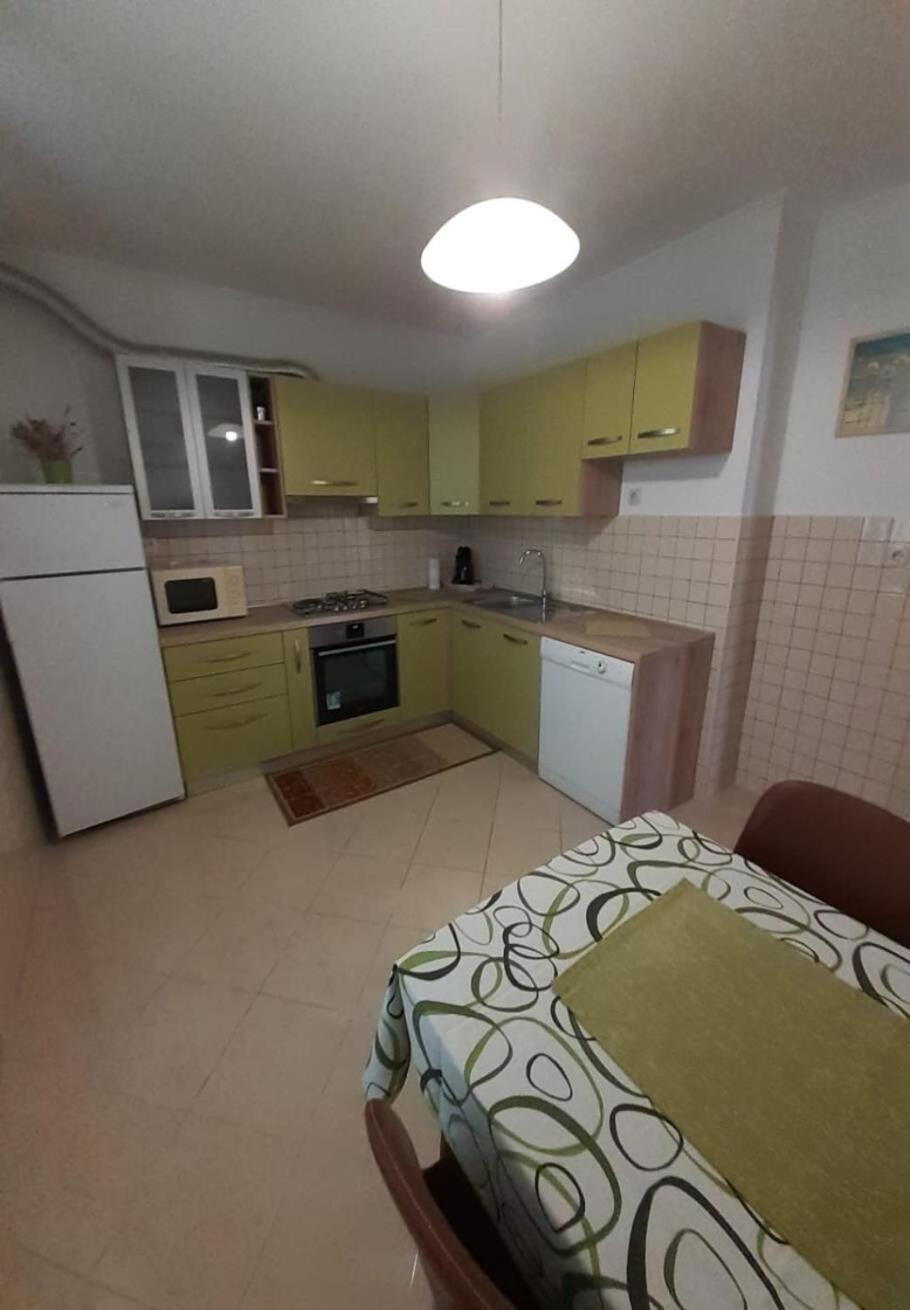 Apartment Kosta Kustići Exteriér fotografie