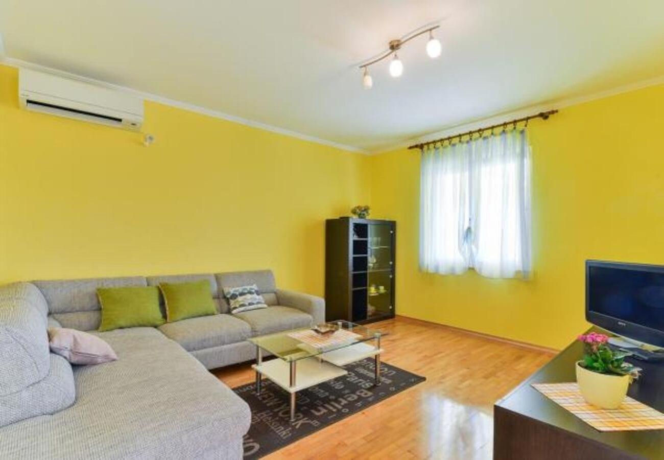 Apartment Kosta Kustići Exteriér fotografie