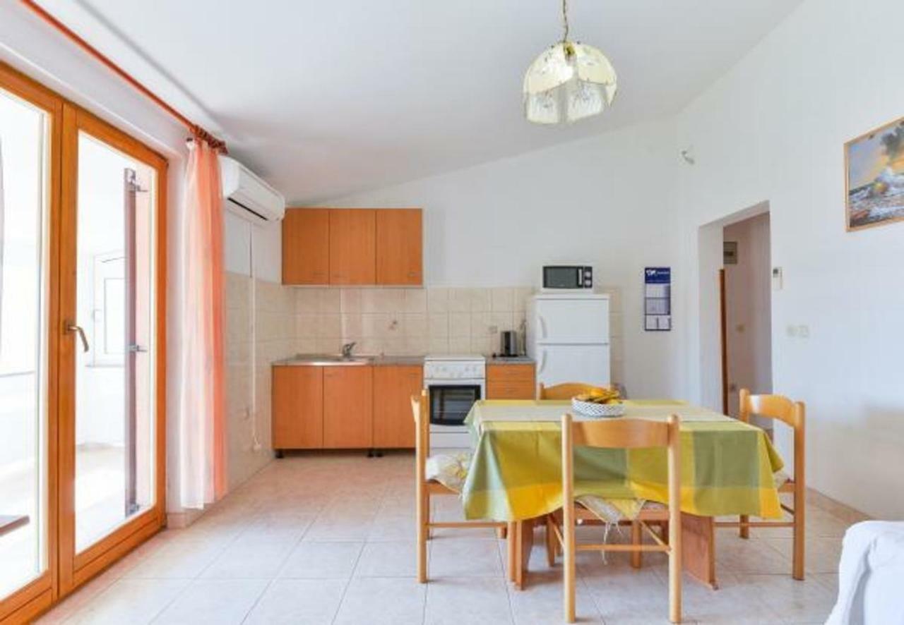 Apartment Kosta Kustići Exteriér fotografie